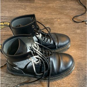 Dr martens!!!!